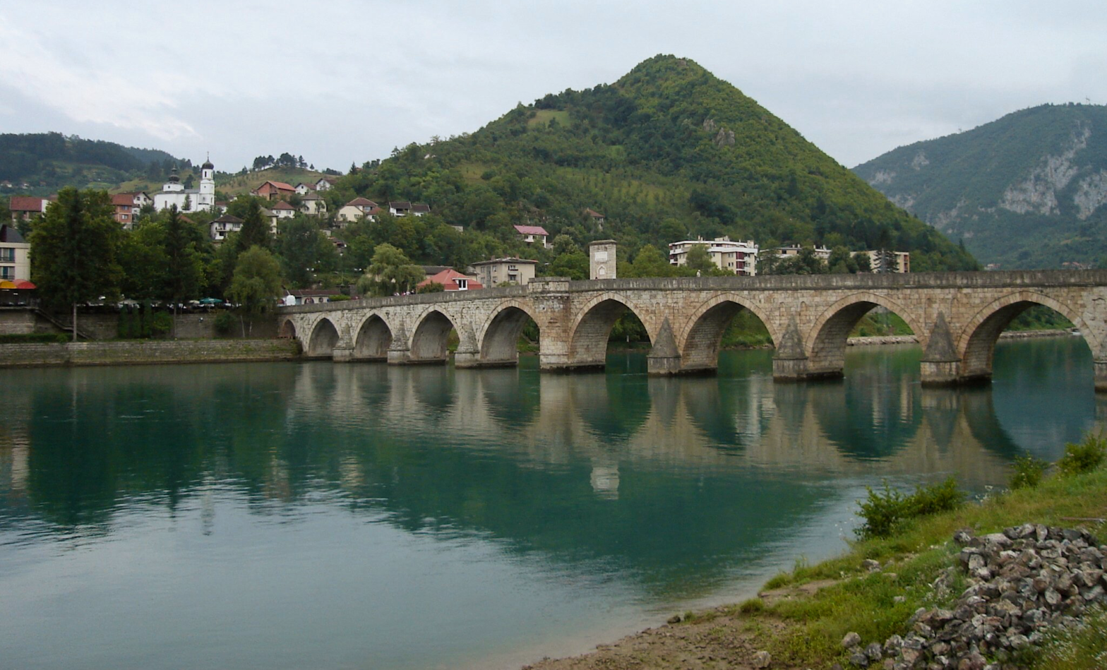 Den gamla bron i Visegrád